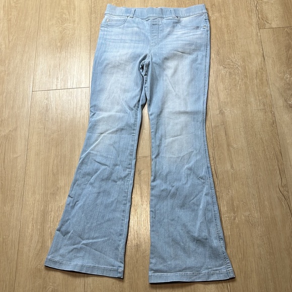 SPANX Flare Leg Pull-On Jeans Color: Retro Light Wash, Size XL 1394 - Picture 5 of 10